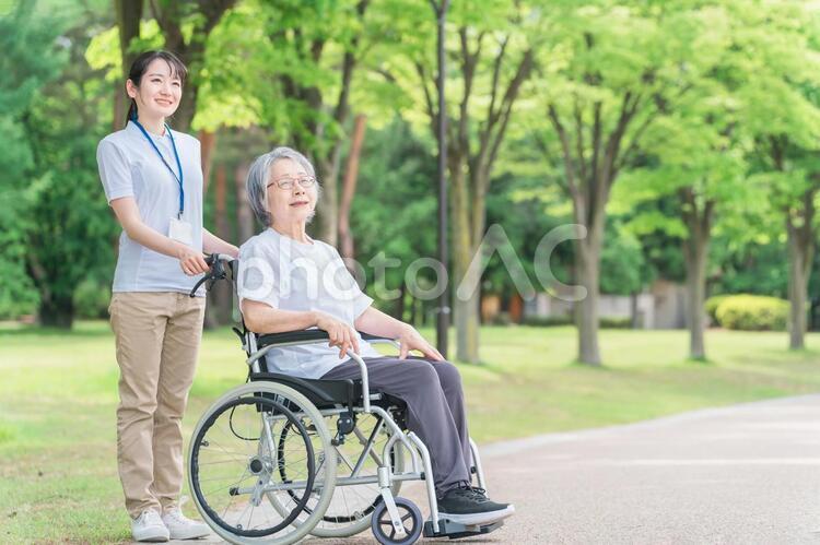 介護・施設のイメージ（写真AC）